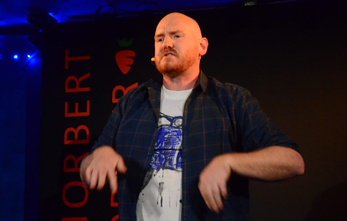 Norbert Ortner mit seinem Debüt-Programm im "Parapluie"