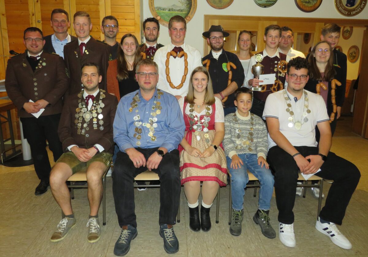 Schützenverein Meerbodenreuth proklamiert die neuen Majestäten