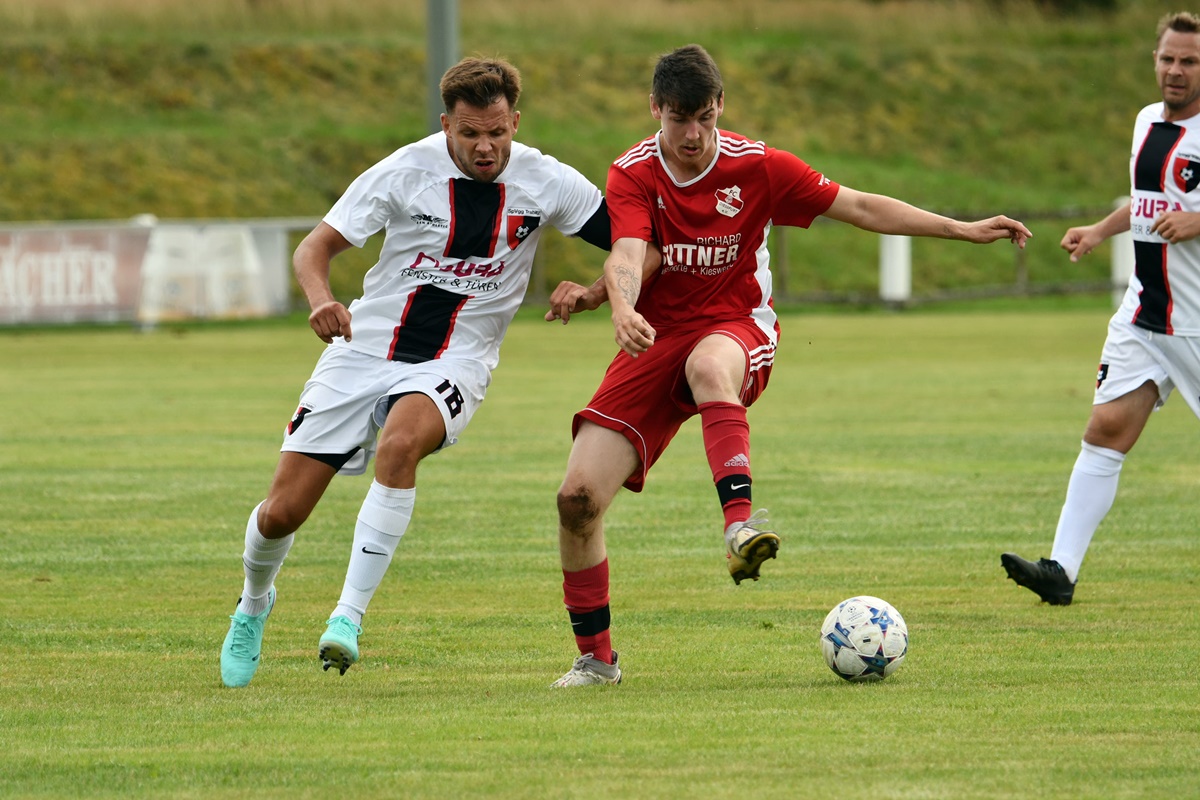 Kreisklasse West: Spitzenspiel und Derby steigt am Sonntag in Trabitz 