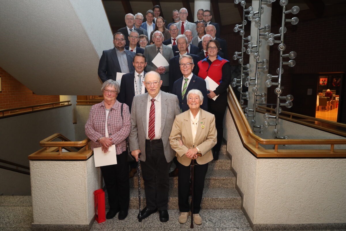 Weiden ehrt BRK-Mitglieder für langjähriges Engagement