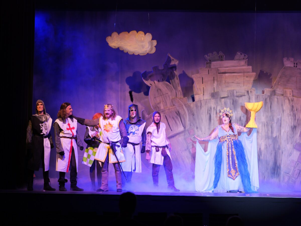 Spamalot-Erfolg: OVIGO Theater feiert und kündigt neue Termine an