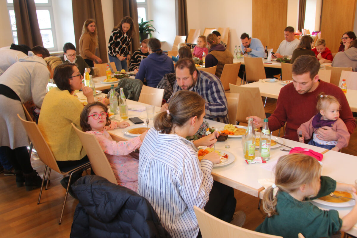 Junges Landvolk Waldthurn - Familiensonntag stößt auf großes Interesses