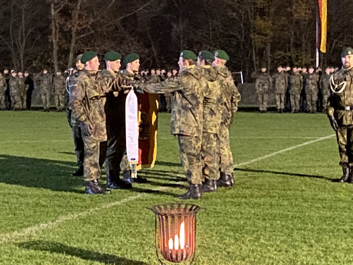 Beim feierlichen Gelöbnis legen 56 Soldaten und Soldatinnen in Tännesberg den Diensteid ab