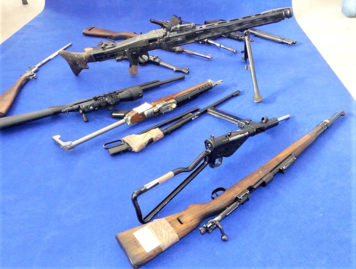 Rentner in Wunsiedel hortet Kriegswaffen und Schwarzpulver