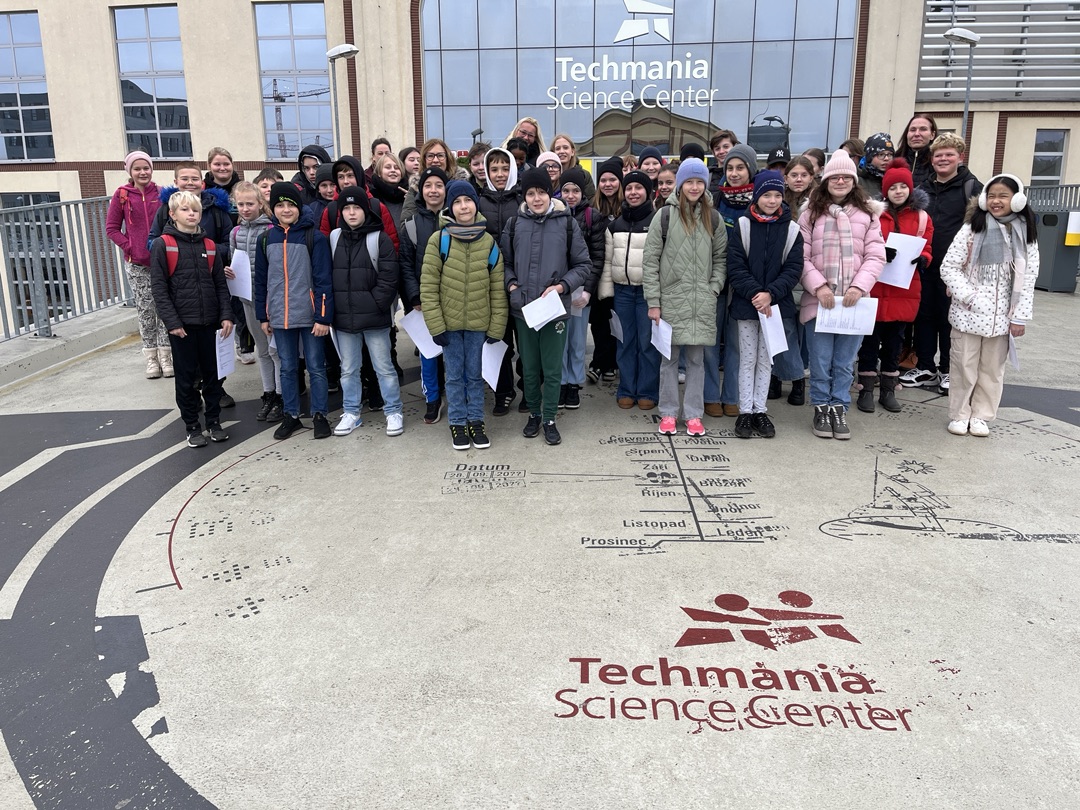 Erbendorfer Schüler entdecken im Techmania Universum
