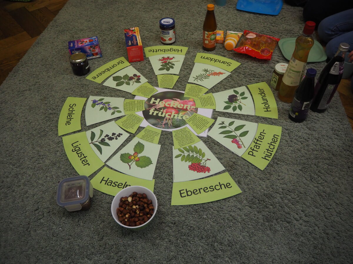 Erbendorfer Schüler genießen lehrreiches Heckenfrühstück