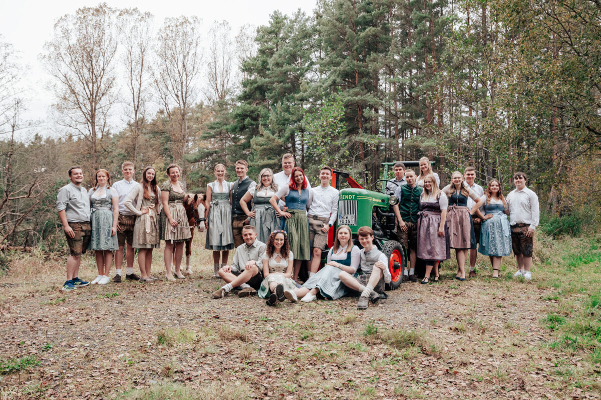 Erstes Baumaustanzen bei Kaltenbrunner Kirwa