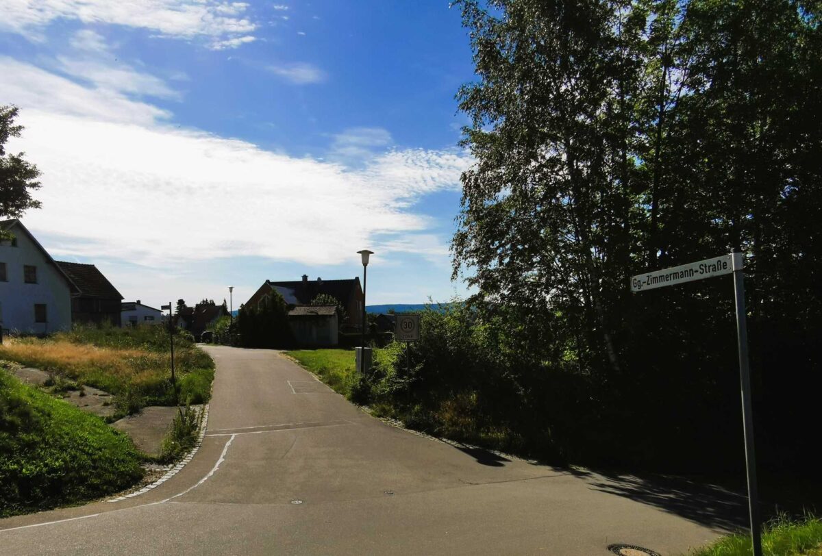 Klare Mehrheit in Eslarn: Straße behält Namen des Sexualstraftäters Zimmermann