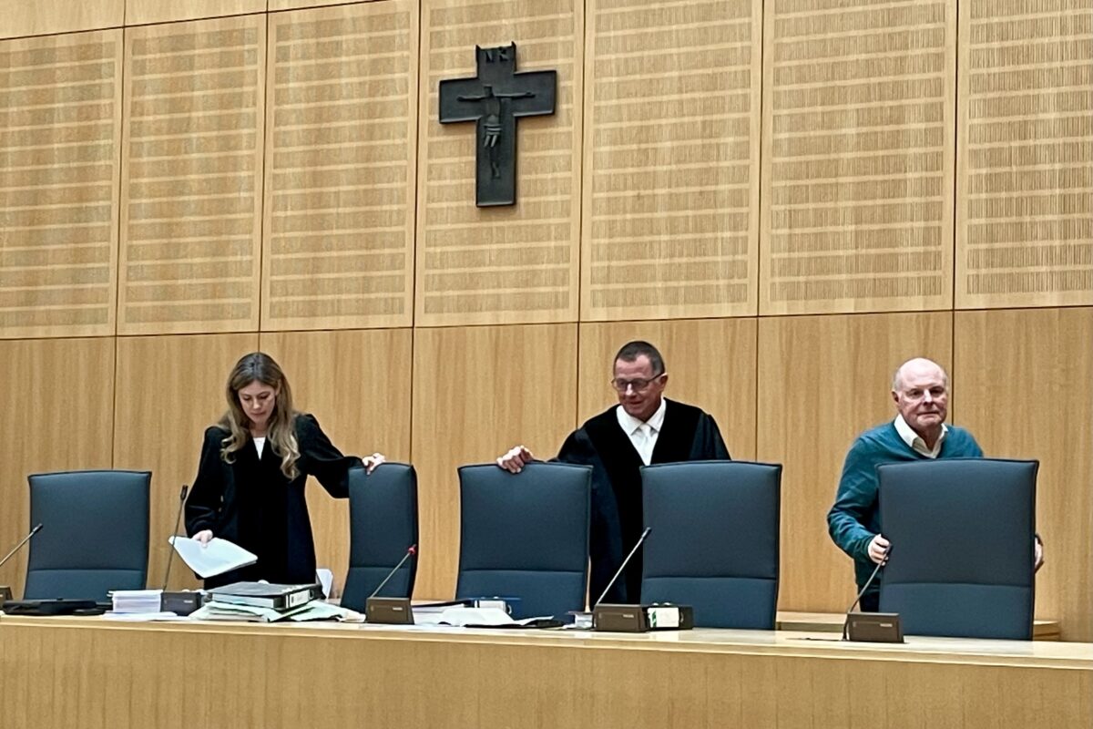 Raubüberfall Neuhaus: DNA des Angeklagten auf der Innenseite des Klebeband