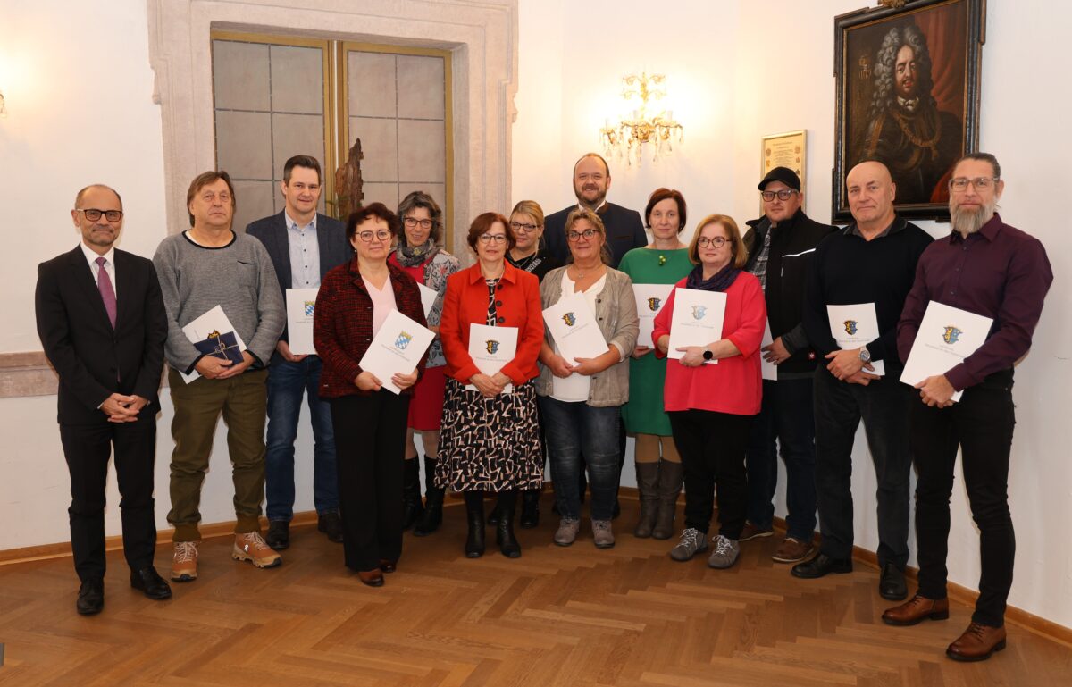 Landrat ehrt und verabschiedet Mitarbeiter