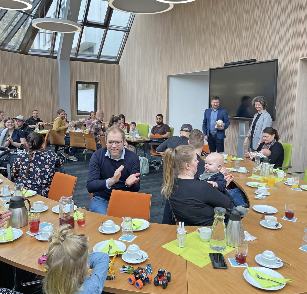 Schwarzenfeld stärkt junge Familien mit Babyfrühstück