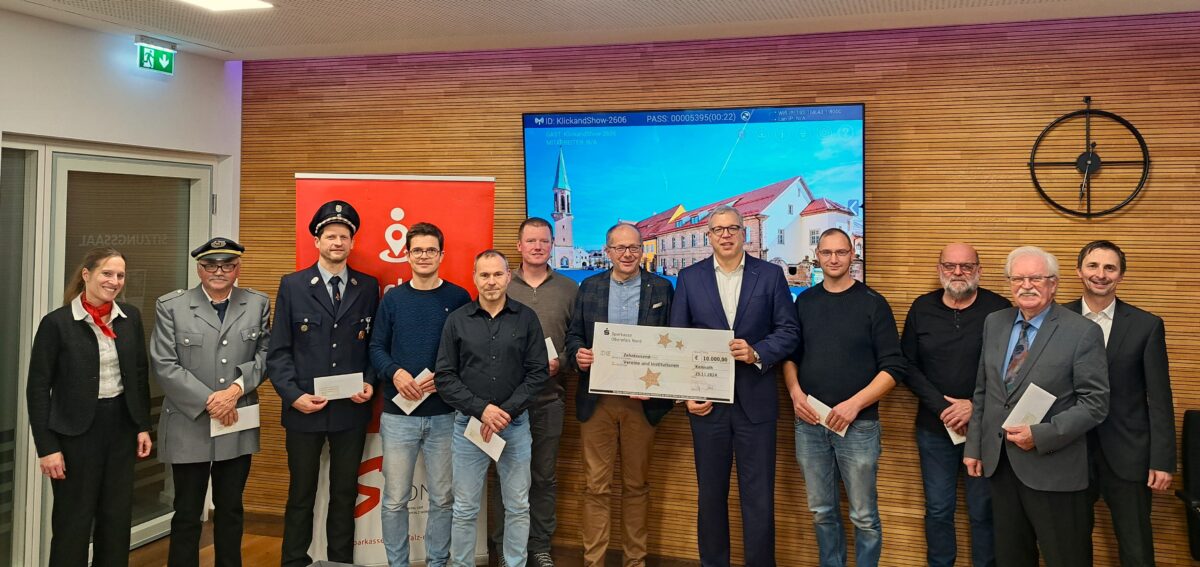 Sparkasse fördert Vereine in Oberpfalz mit 10.000 Euro