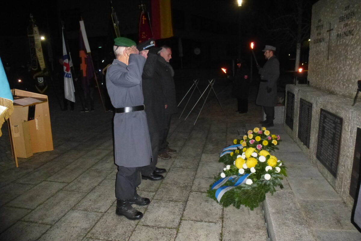 Weiherhammer ehrt Kriegsopfer am Volkstrauertag