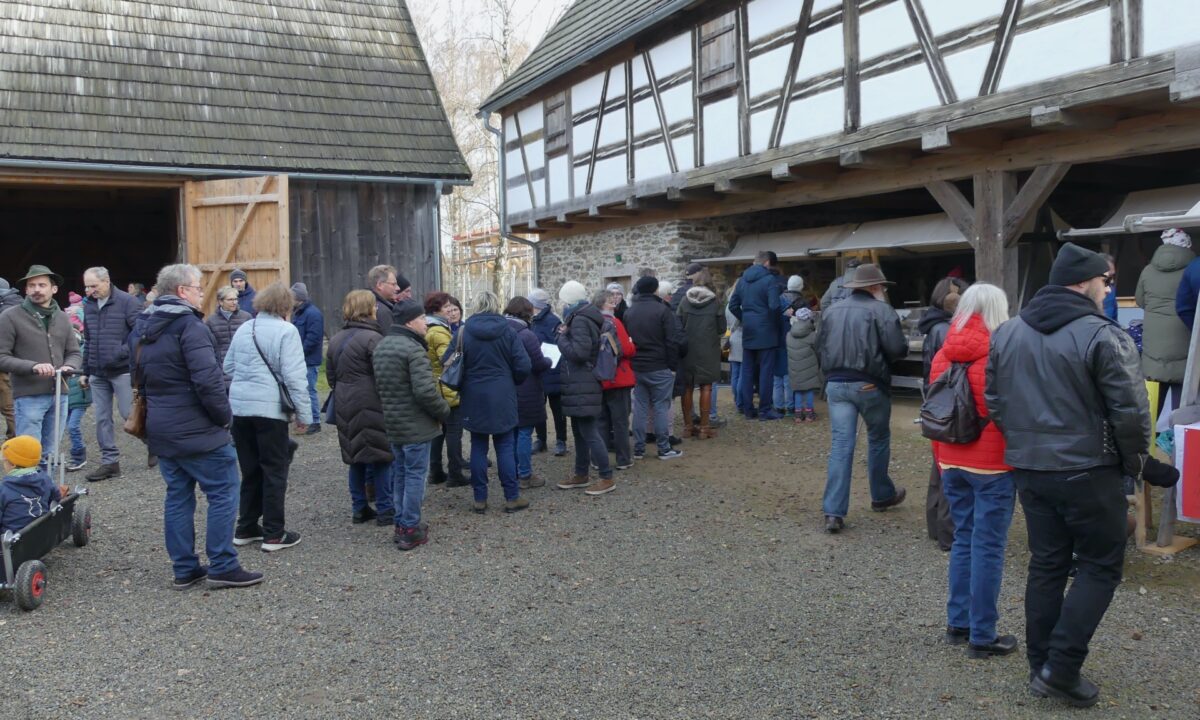 Überwältigender Besuch beim Wintermarkt im Oberpfälzer Freilandmuseum