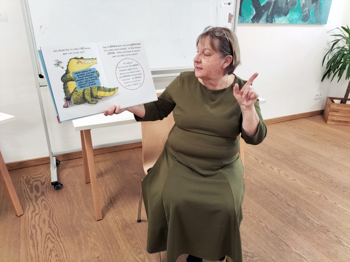 Lesestunde für Kinder vom OVIGO Theater