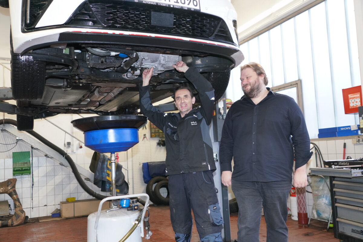 30 Jahre bei Autohaus Stiebitz – Bernd Fenzl feiert sein Arbeitsjubiläum