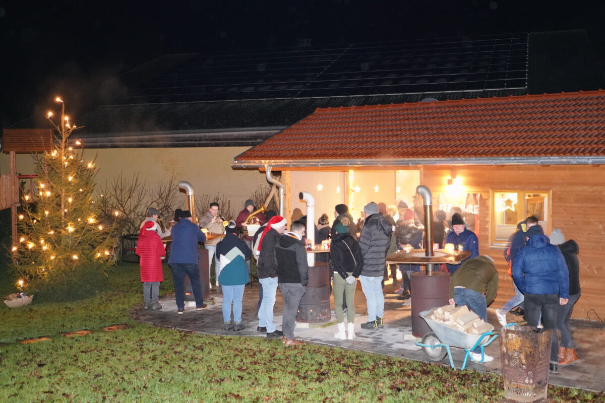 Weihnachtsfreude am neuen „Spielberger Dorfheisl“