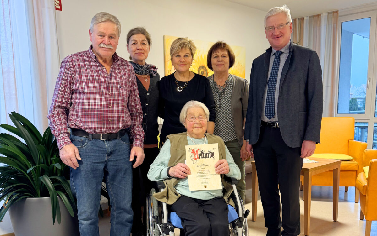 Hermine Schieder feiert ihren 100. Geburtstag in Erbendorf