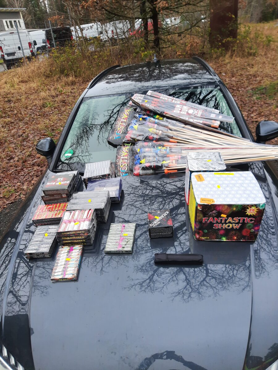 Einen Zentner Pyrotechnik an der Grenze beschlagnahmt