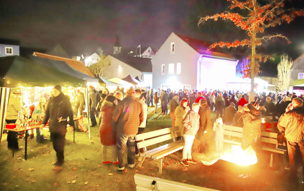 Über 500 Besucher: Etzenricht feiert Dorfweihnacht