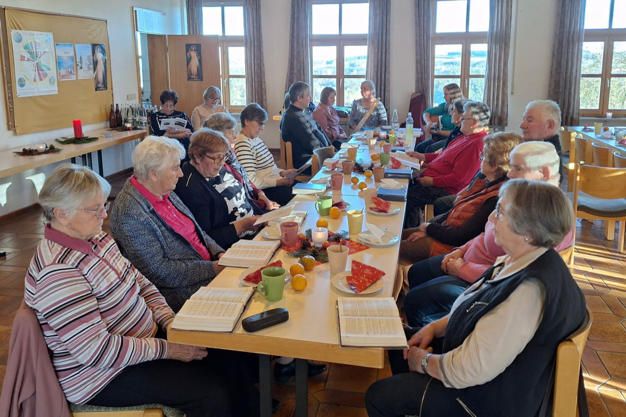 Besinnliche Adventsfeier des Frauenbunds Leuchtenberg