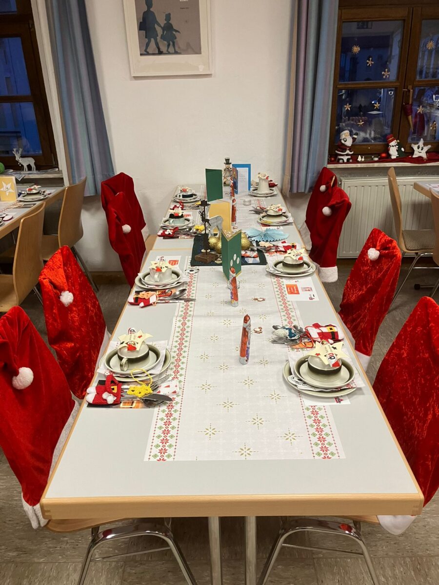 CVJM Amberg feiert 56 Jahre gemeinsame Weihnacht