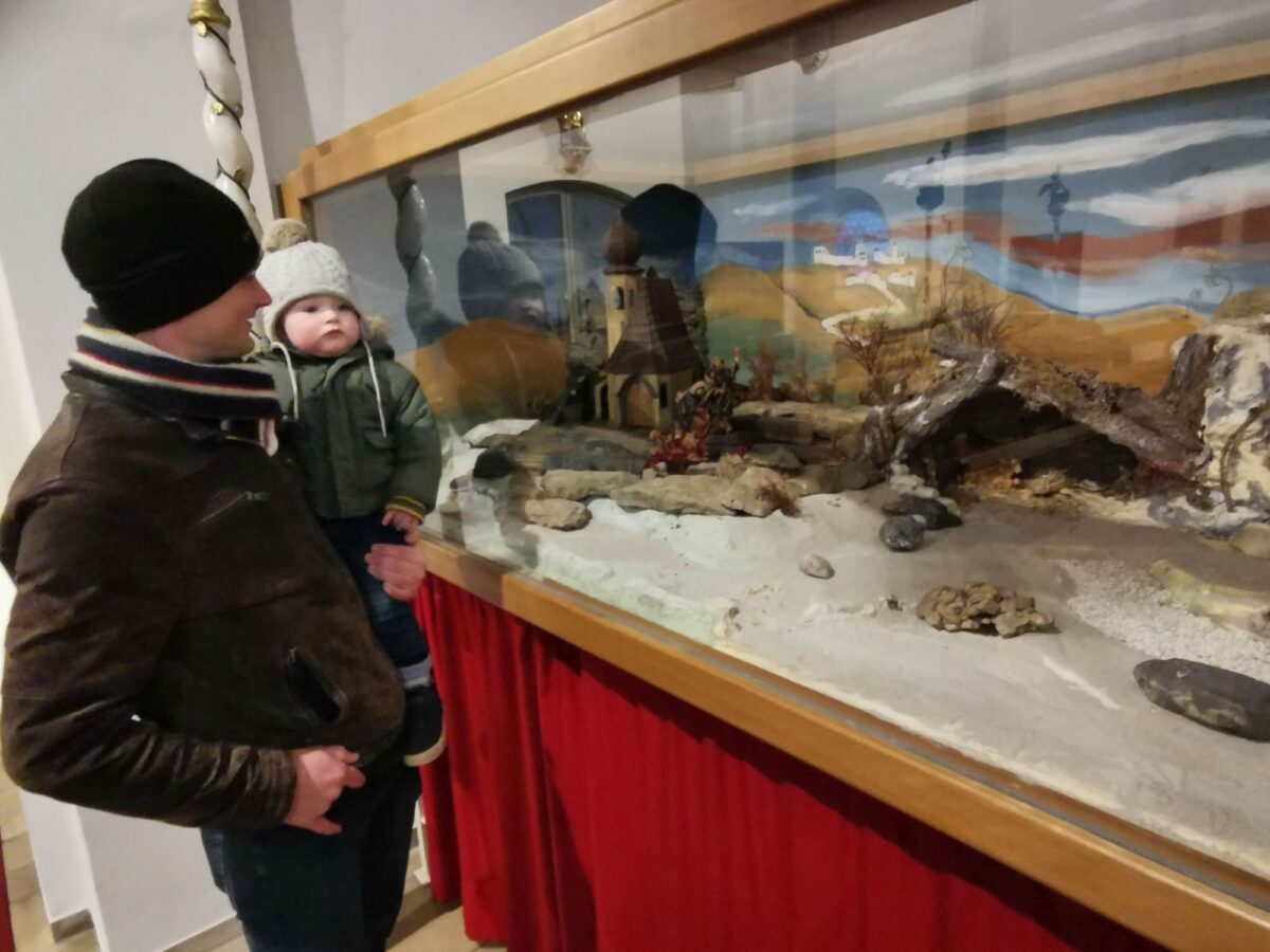 Eslarner Weihnachtskrippe erzählt Jesu Geburt seit 1950