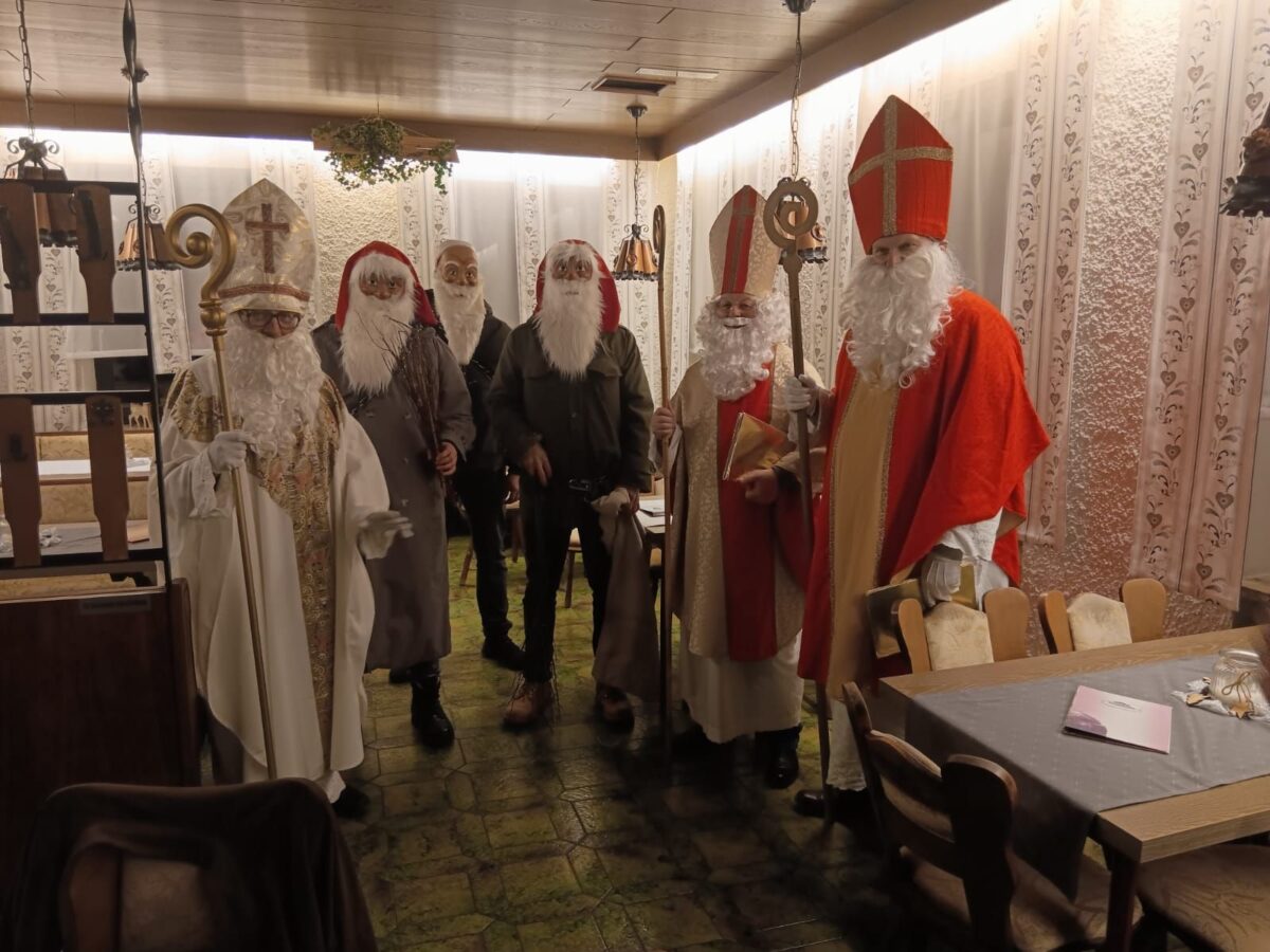 Bericht aus Eslarn zum Thema Organisationen halten Nikolausbrauch aufrecht