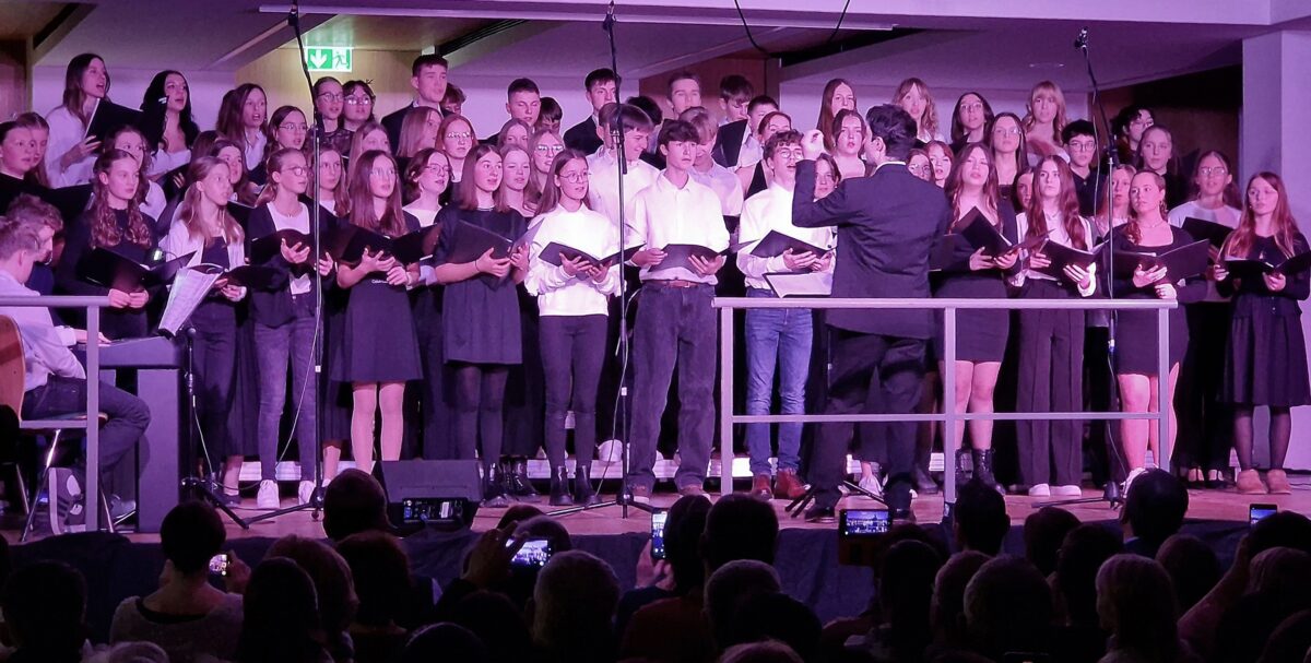 Weihnachtszauber am Gymnasium Neustadt begeistert