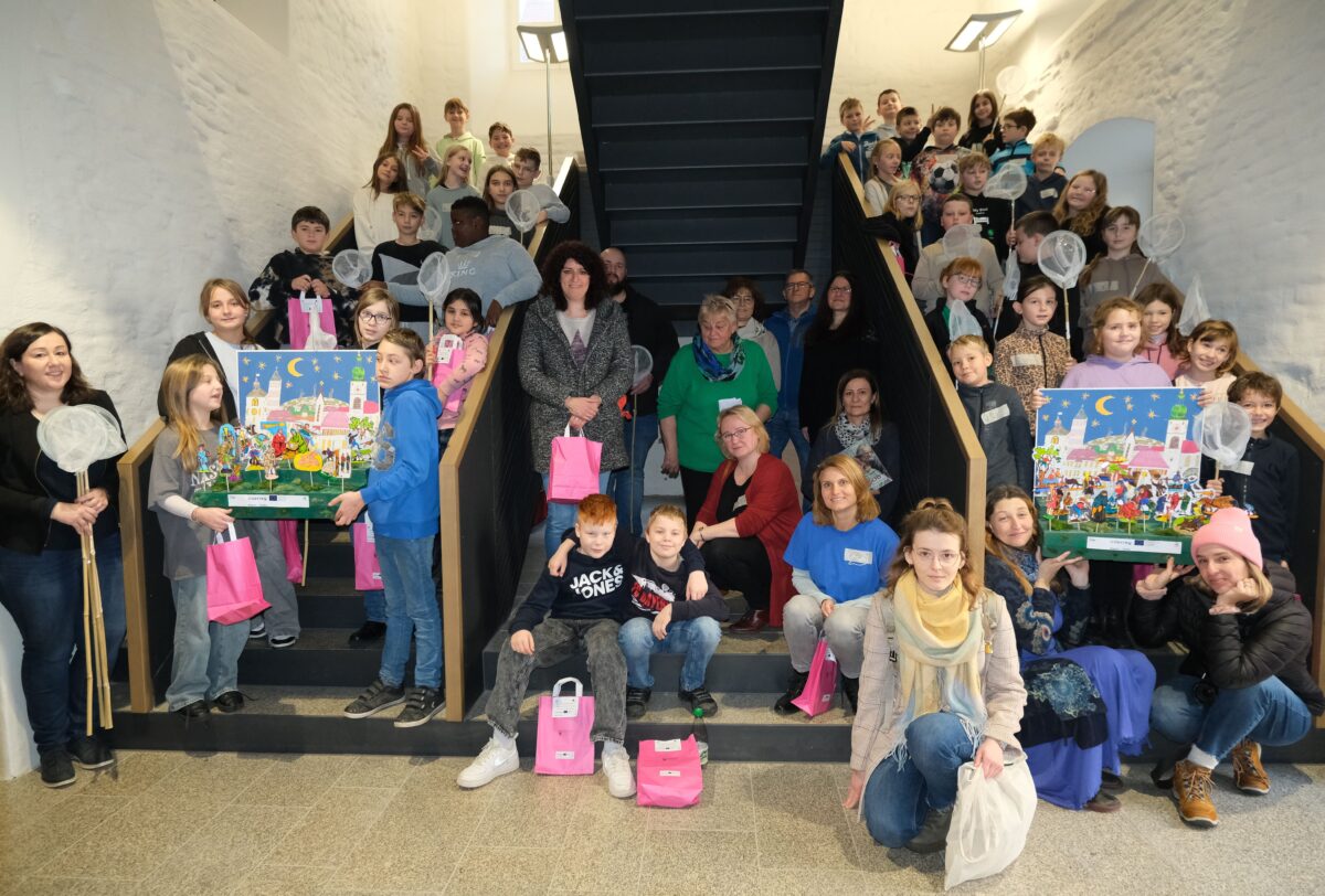 Kinder entdecken Kunst über Grenzen hinweg