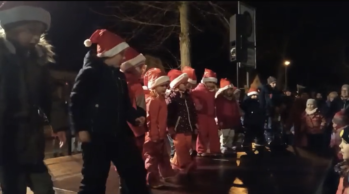 Marktweihnacht zieht mit Gemeinschaftsgeist viele Besucher an