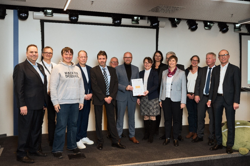 BSZ Weiden erneut zur "Digitalen Schule" gekürt