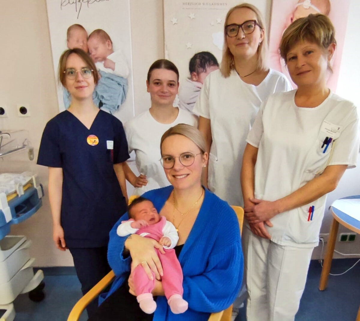 Bescherung für das Weidener Klinikum: Olivia ist das erste Christkind 2024