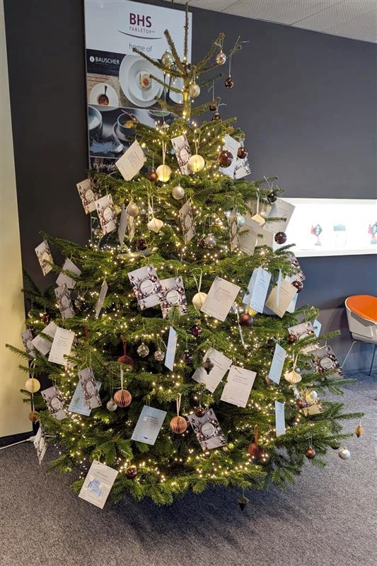 BHS tabletop AG: Weihnachtsaktion erfüllt 160 Kinderwünsche