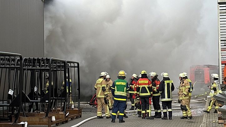 Brand im Industriegebiet Wackersdorf