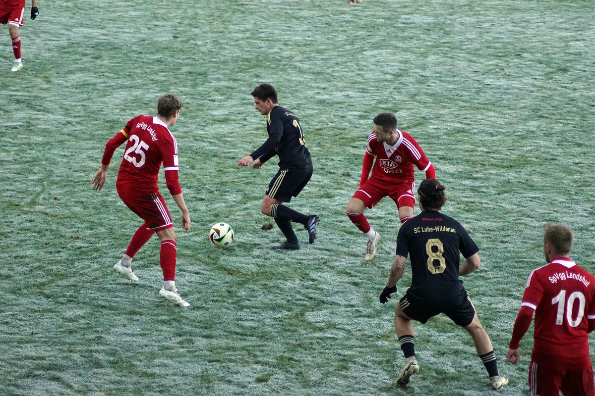Landesliga Mitte: SC Luhe-Wildenau kann in Überzahl den Sieg einfahren