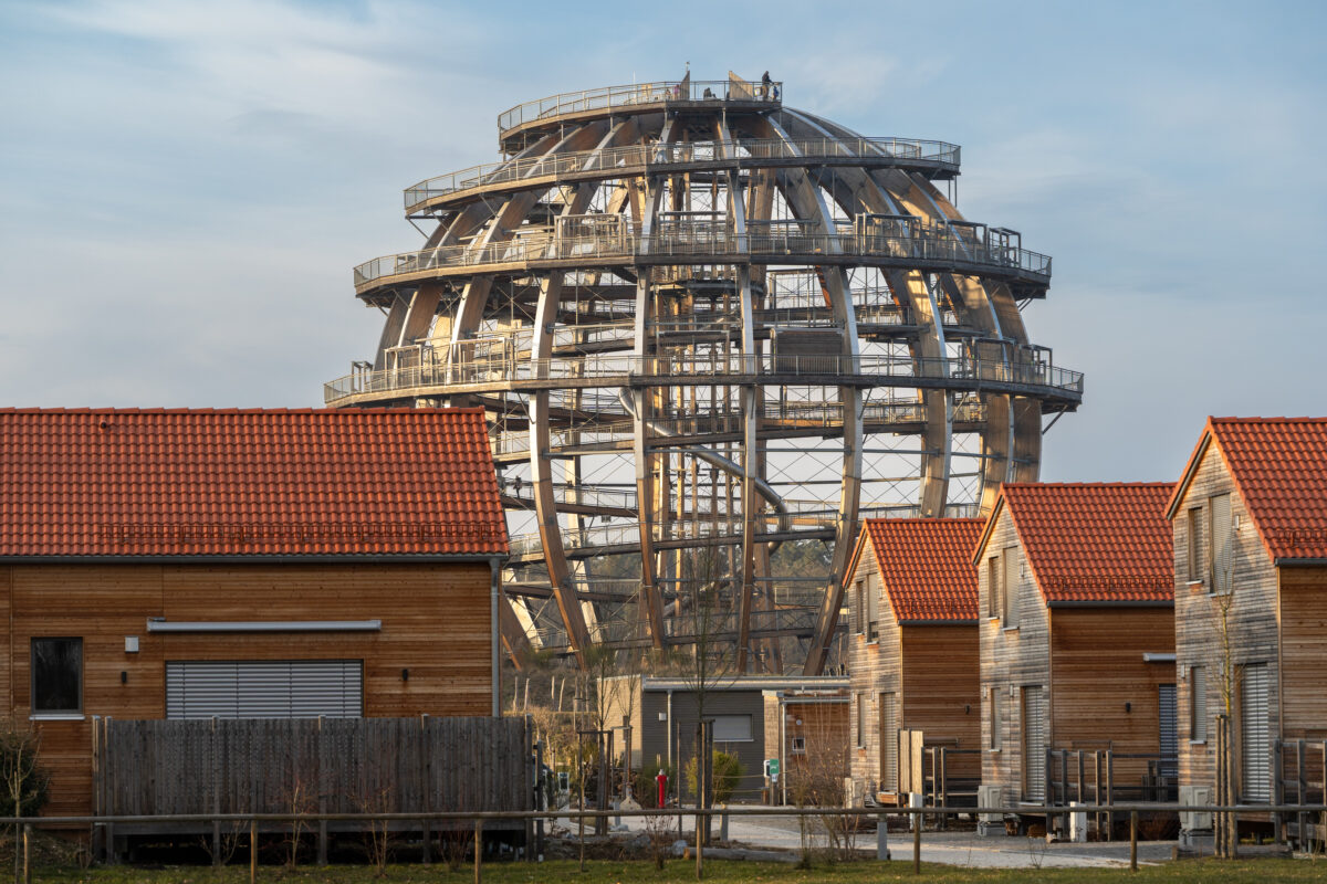 Trotz Landesregelung zahlen E-Autos am Steinberger See Parkgebühren