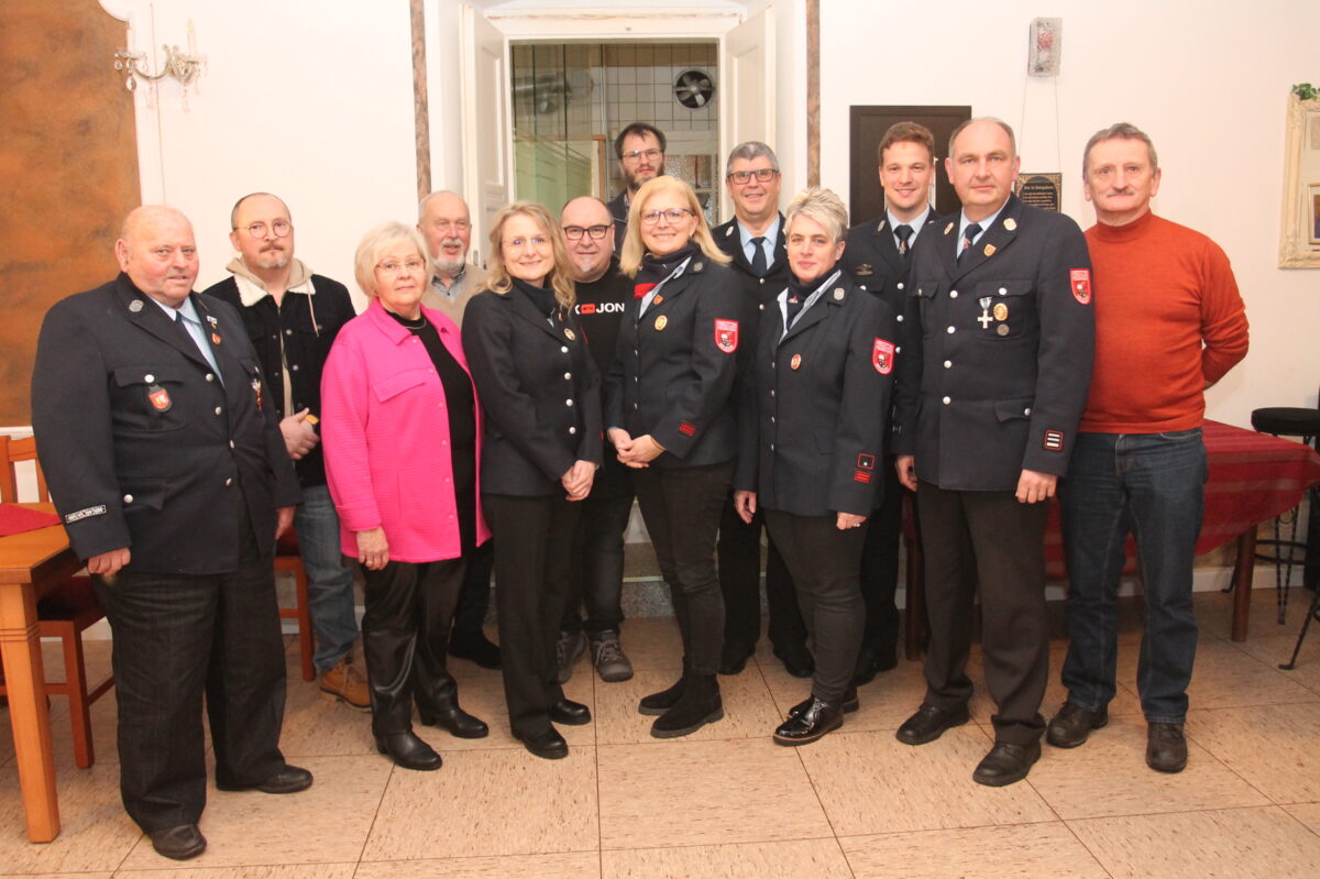 Feuerwehr Neudorf feiert Mitglieder und plant Jubiläum