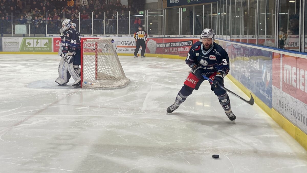Blue Devils verlieren in Bad Nauheim und müssen nachsitzen