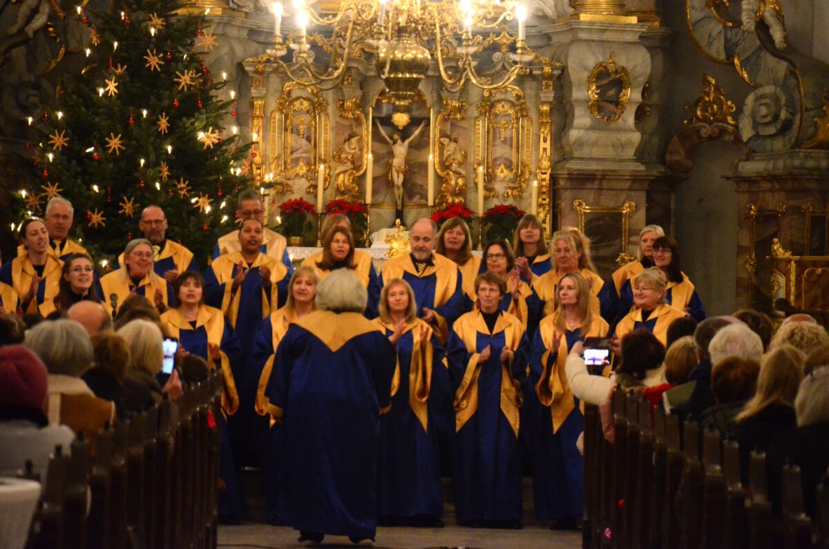 Hope and Joy begeistern mit Gospelmusik in der vollbesetzten Michaelskirche