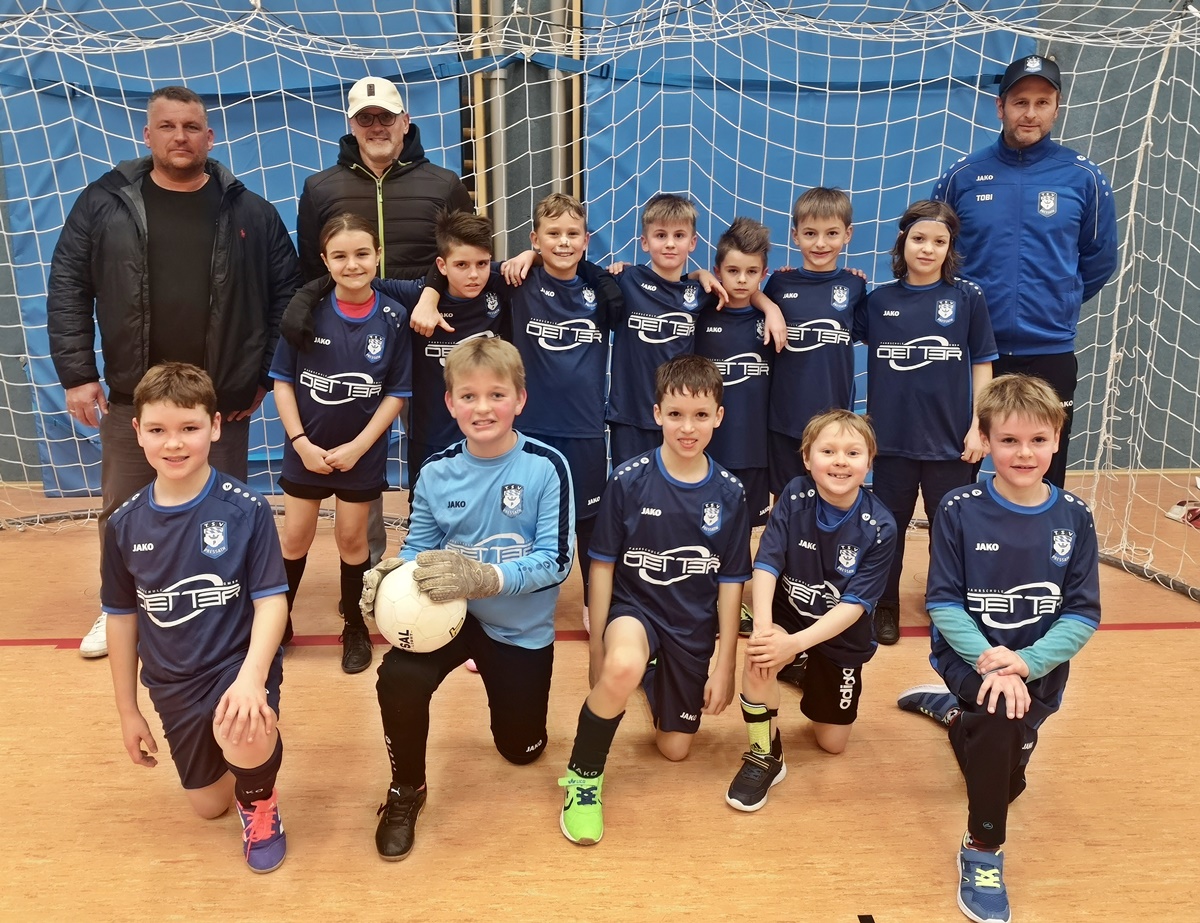 Fahrschule Oetter unterstützt die E2-Jugend des TSV Pressath