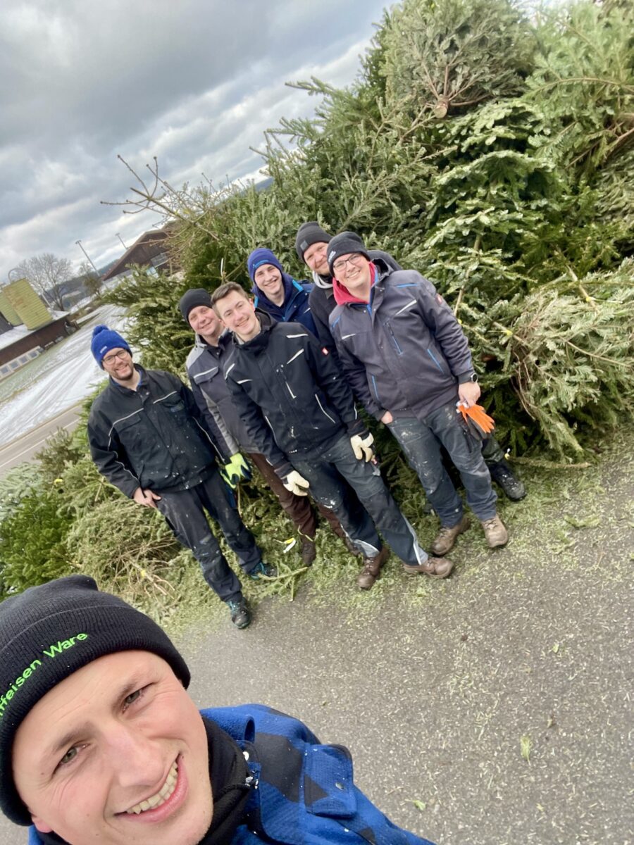 JU Waldthurn begeistert mit Christbaumsammelaktion