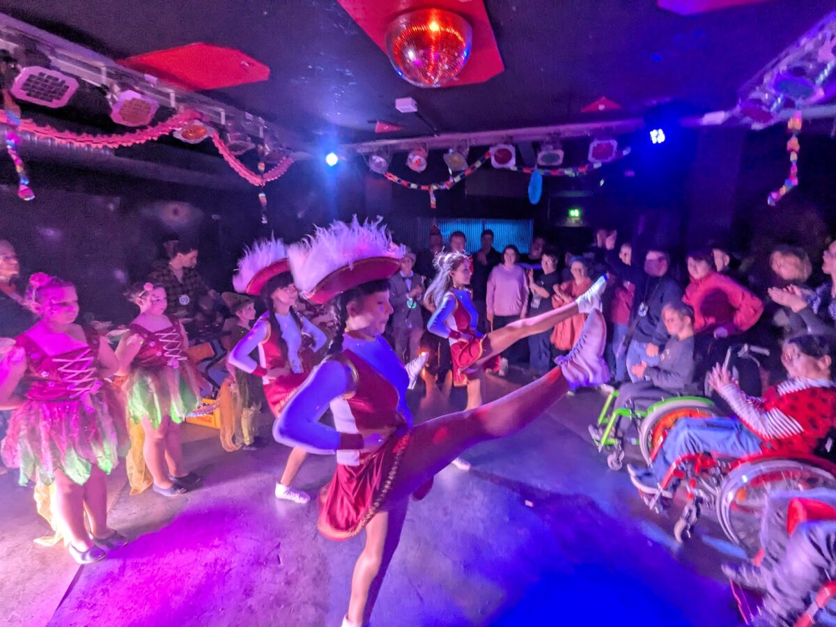 Volles Haus beim Fasching des JuZ-Clubs