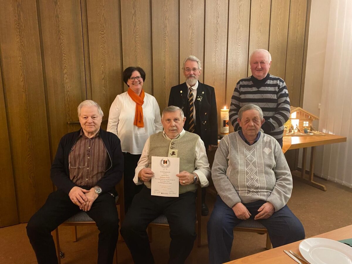 Bericht aus Eslarn zum Thema Kolping ehrt Mitglieder fuer Treue