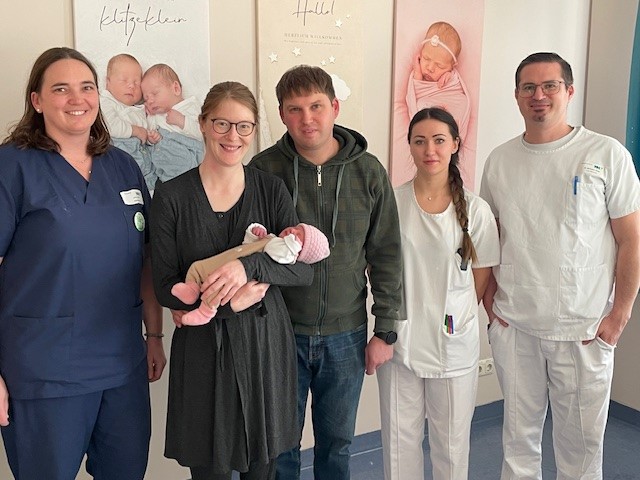Merle ist das erste 2025 geborene Baby am Klinikum Weiden