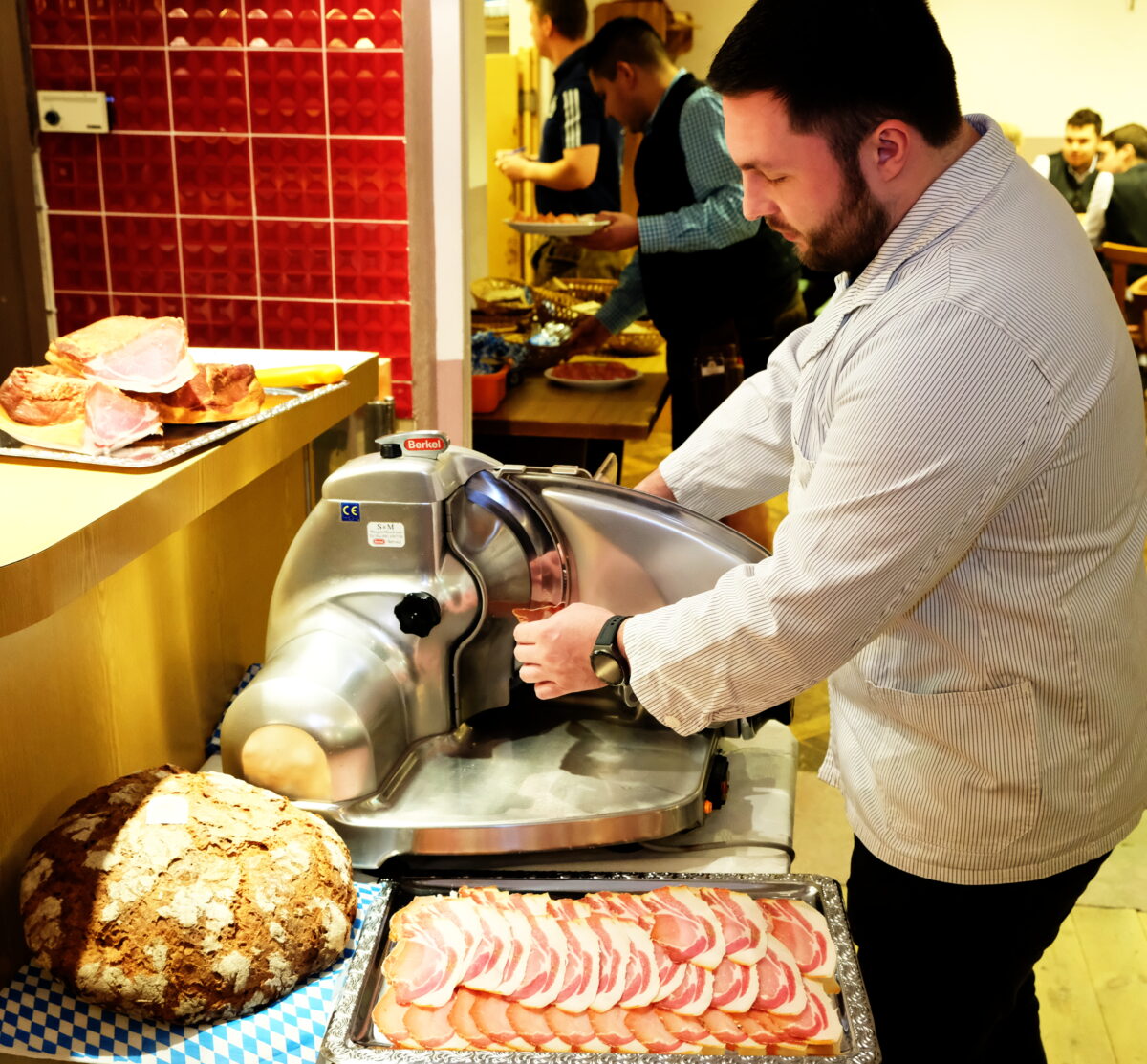 Schinkenfest in Neustadt am Kulm: Kulinarische Tradition trifft Lebensfreude