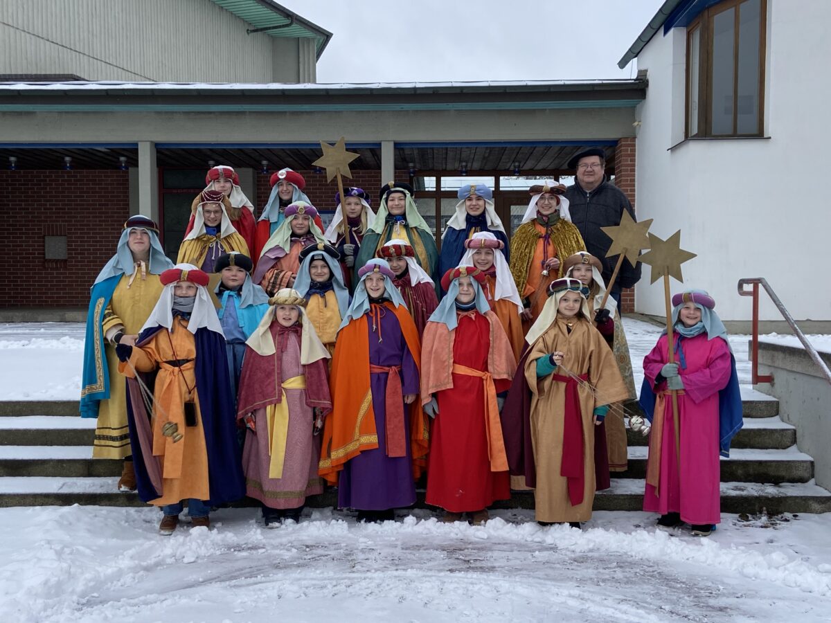 Sternsinger in Neuhaus sammeln über 2.000 Euro