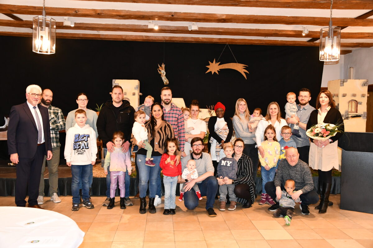 Betty-und-Hanns-Zierer-Stiftung unterstützt Burglengenfelder Familien