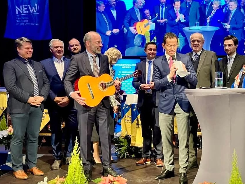 Manfred Weber läutet beim Neujahrsempfang den Wahlkampf der CSU ein