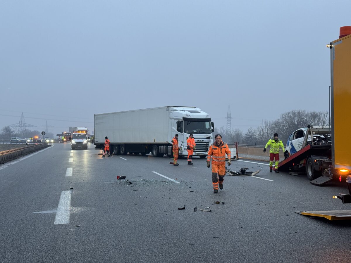 Tödliche Massenkarambolage auf Autobahn A3 bei Regensburg